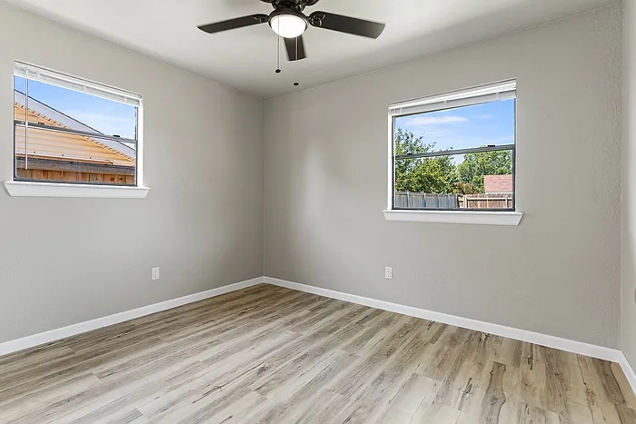 1101 S Bouziden Dr — Photo 9