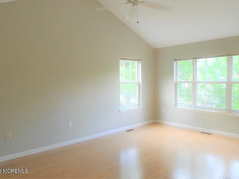 54 Durant Ave — Photo 10