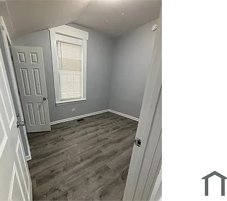 6949 S Woodlawn Ave #1 — Photo 4