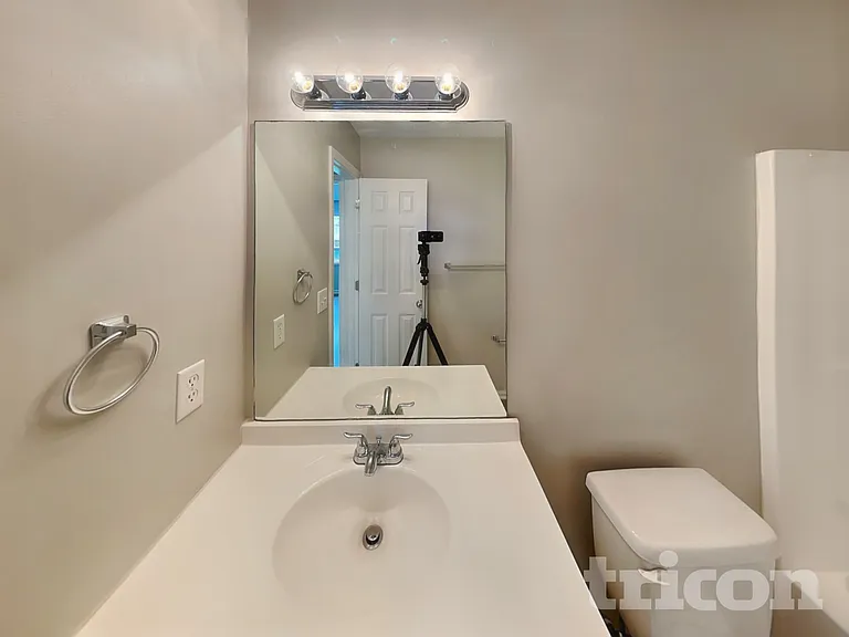 676 Eagles Nest Cir — Photo 16