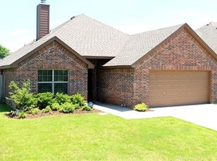 2007 Maxwell Ct, Aubrey, TX 76227