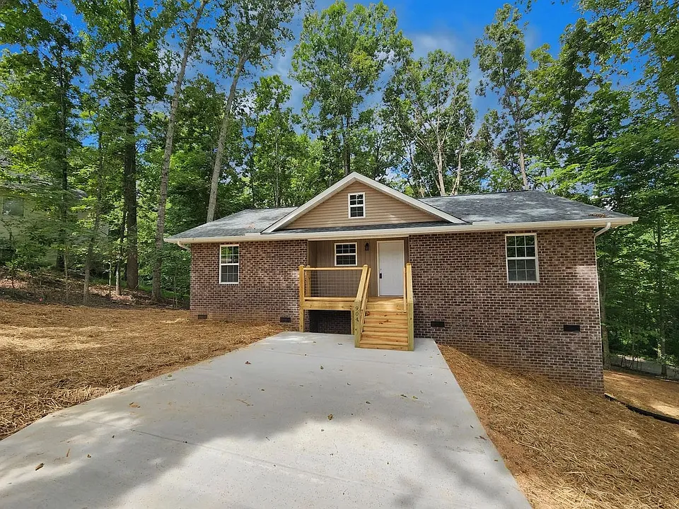 904 Eagle Nest