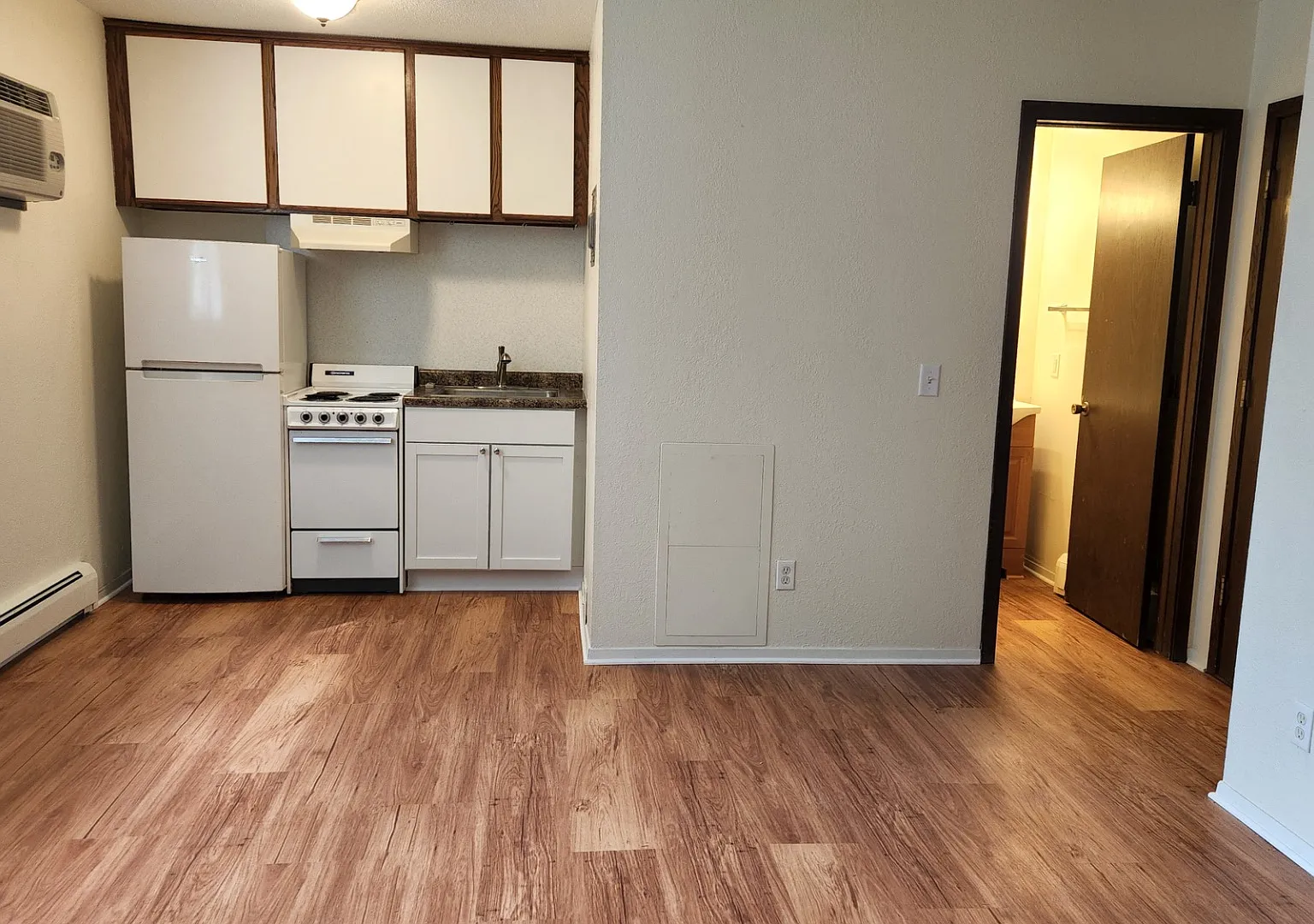 2190 Robbins Street - 2 — Photo 1