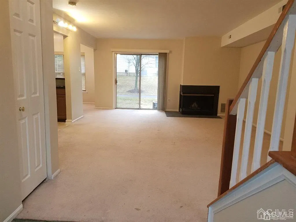 2 bed, 2.5 bath, 1312 sqft, $2,800 — Photo 2