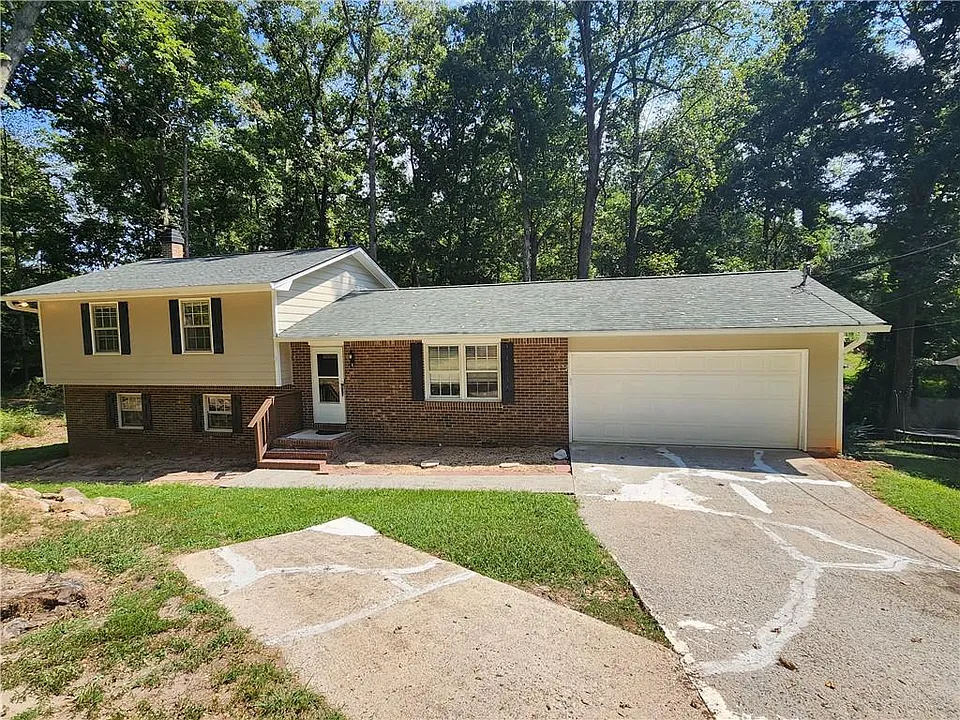 1744 Oak Ridge Way
