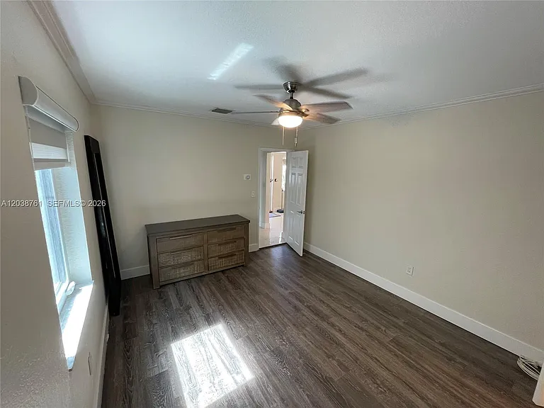 6129 SW 28th St — Photo 7