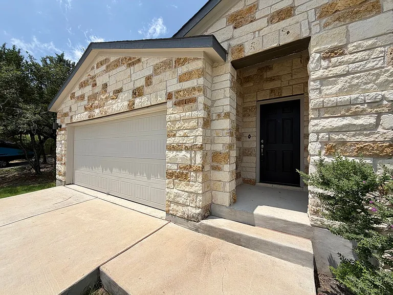 4300 Liberty Ln — Photo 4