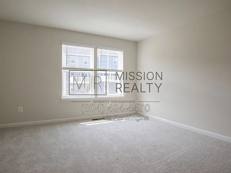8756 Whitman Dr — Photo 26