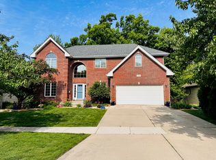 1448 Chestnut Xing, Lemont, IL 60439