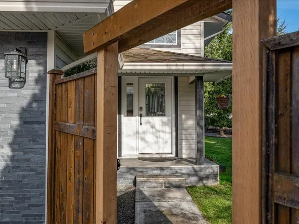 2121 Lexington Pl, Courtenay, BC V9N 9C5