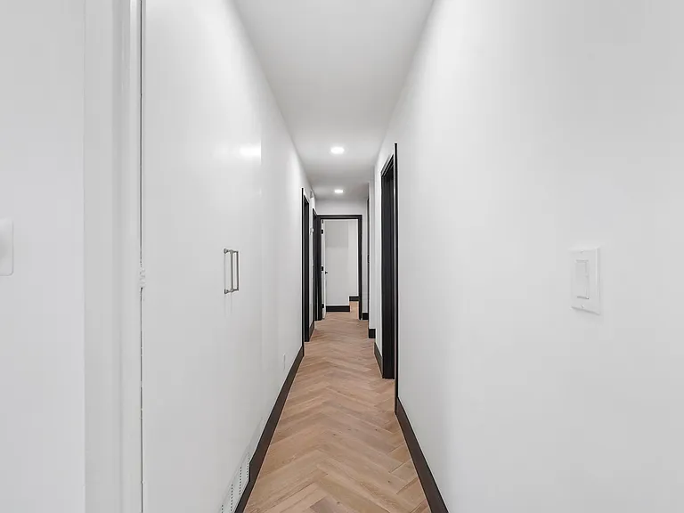 23807 Archwood St — Photo 18