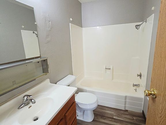 3rd image of 3010 E Rosser Ave #9