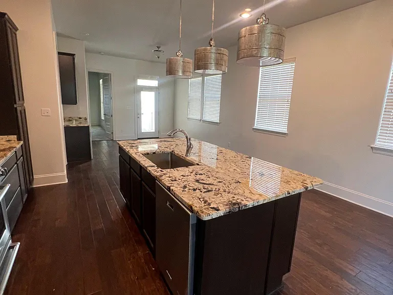 6040 Milne Blvd — Photo 21