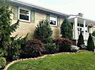 28 Morewood St, Mount Pleasant, PA 15666