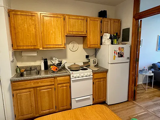 Rented by KNOCKKNOCK LLC | media 29