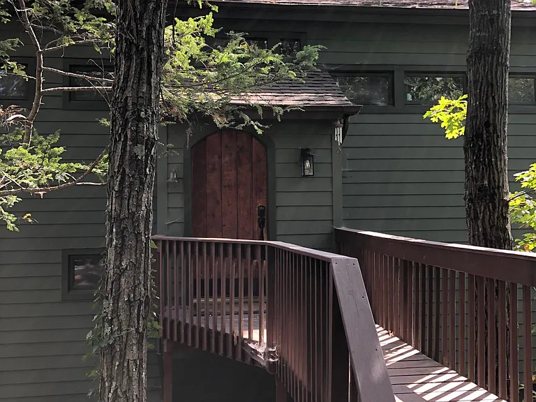14 Altamont Forest Dr — Photo 2
