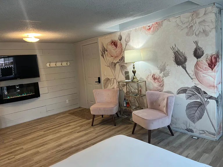 624 E Foster Ave #623 — Photo 9