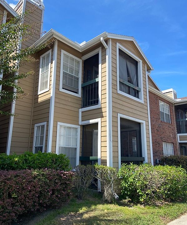 1st image of 4401 Thornbriar Ln APT 106
