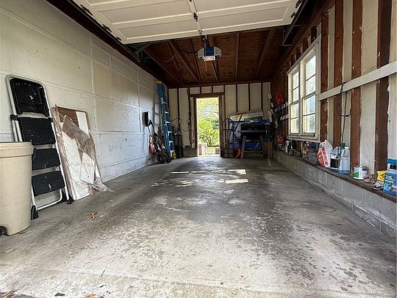 2nd image of 1939 Fulton Dr