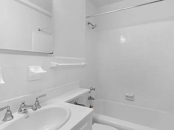 136 East 55th Street image 5 of 7