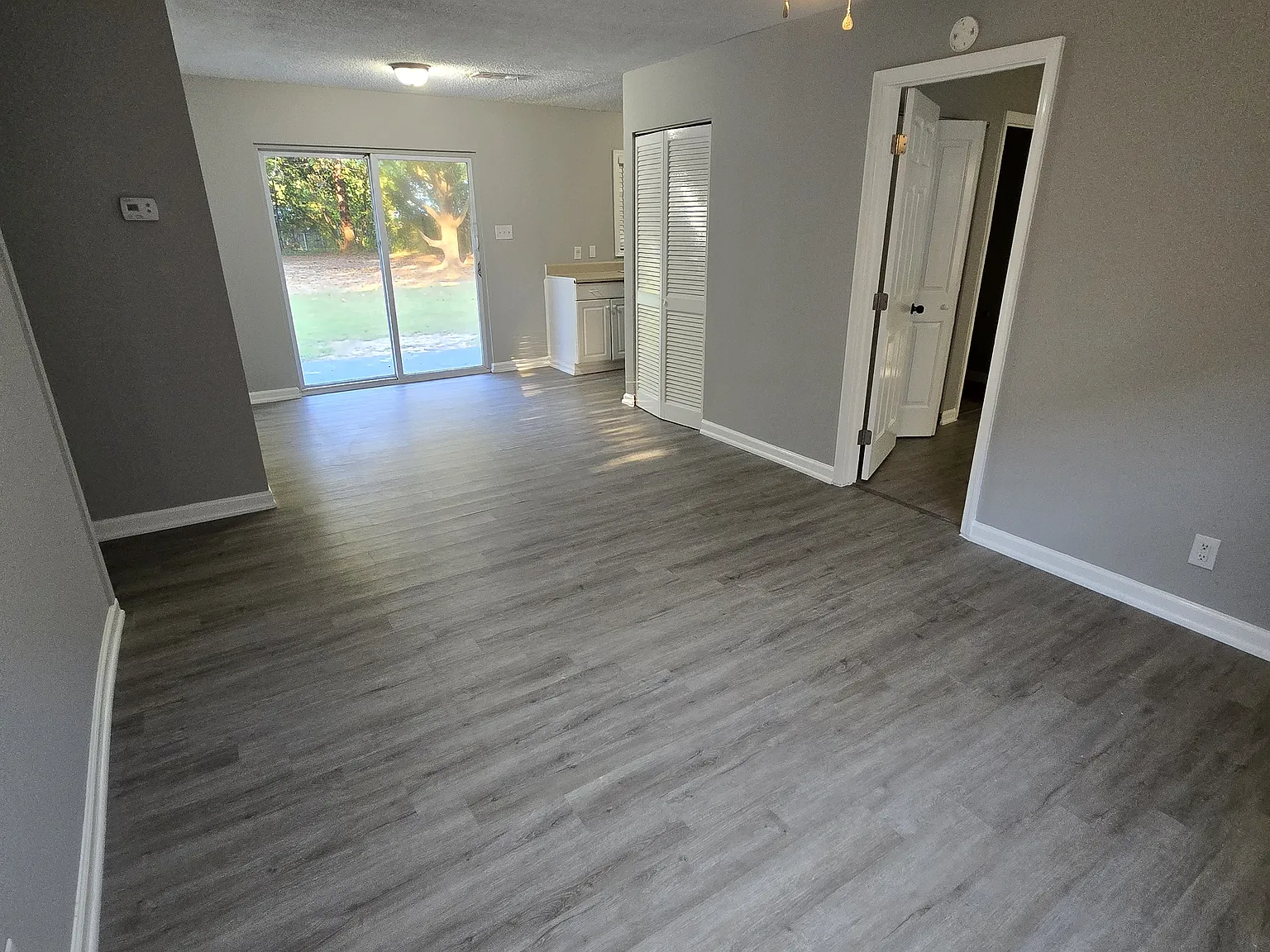 4 bed, 1.5 bath, 1240 sqft, $1,400 — Photo 4