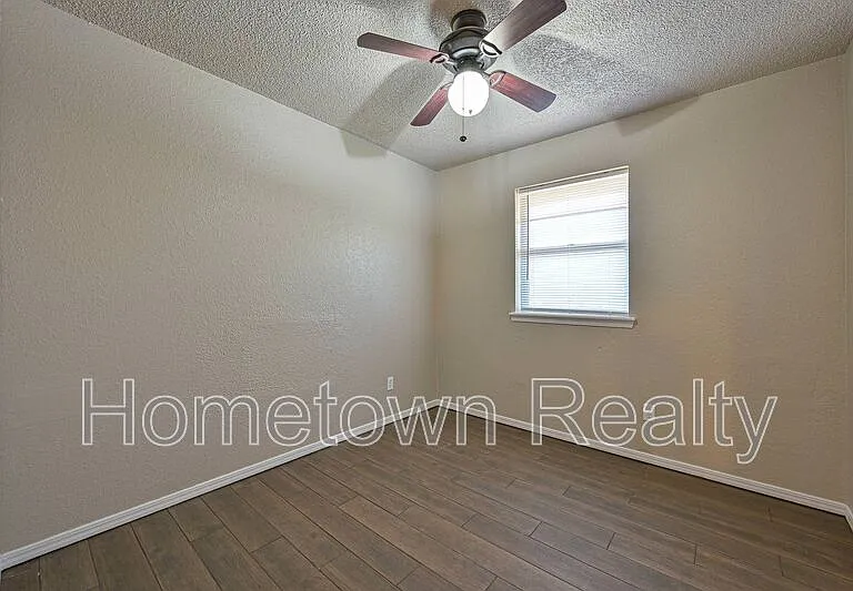 629 Lloyd Ave — Photo 10