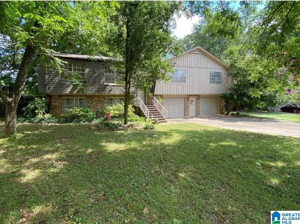 808 3rd Terrace Cir, Pleasant Grove, AL 35127