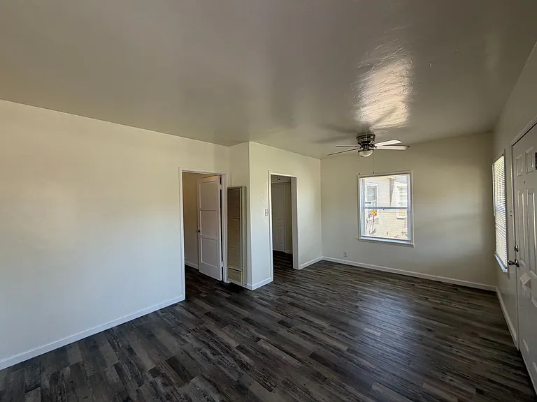 2105 W Carson St — Photo 3