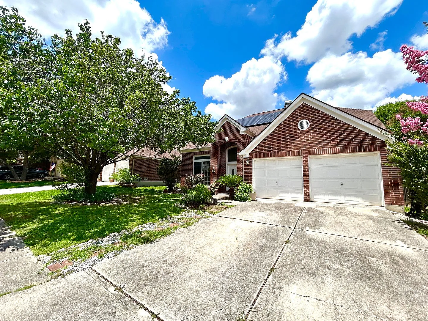 **Application Received** *Move In Special* Stunning 4 Br/2.5 Bath Home In Gated Community With Re... — Photo 3