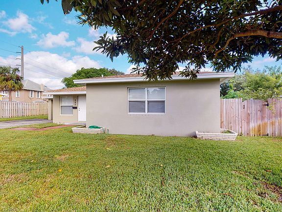 3rd image of 245 Foresteria Dr