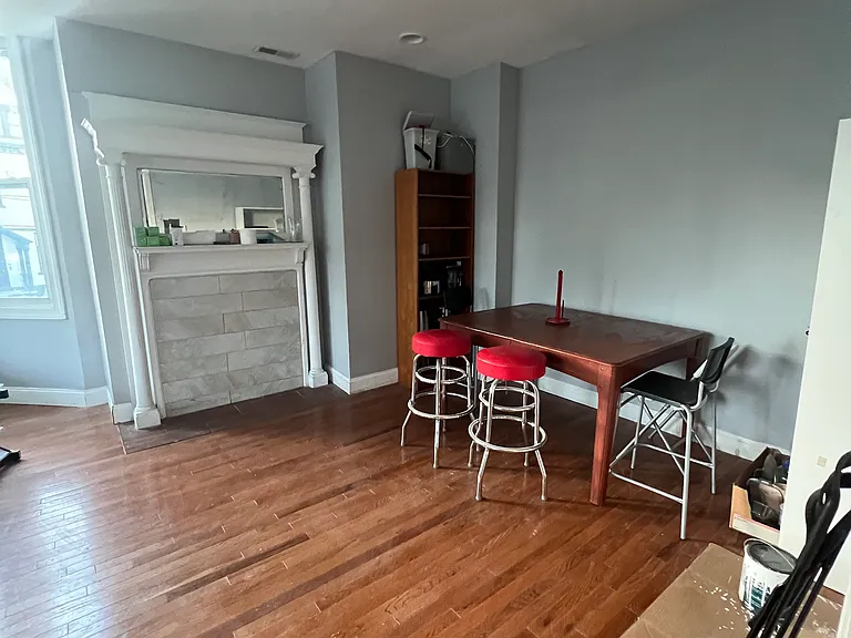 627 College St #1 — Photo 6