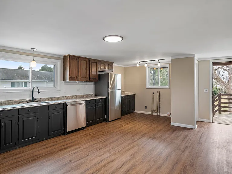 117 Union St #2R — Photo 2
