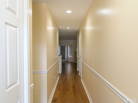 4th image of 33 Florence Way #33