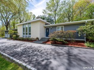 27 Nob Hill Lane, Stamford, CT 06903