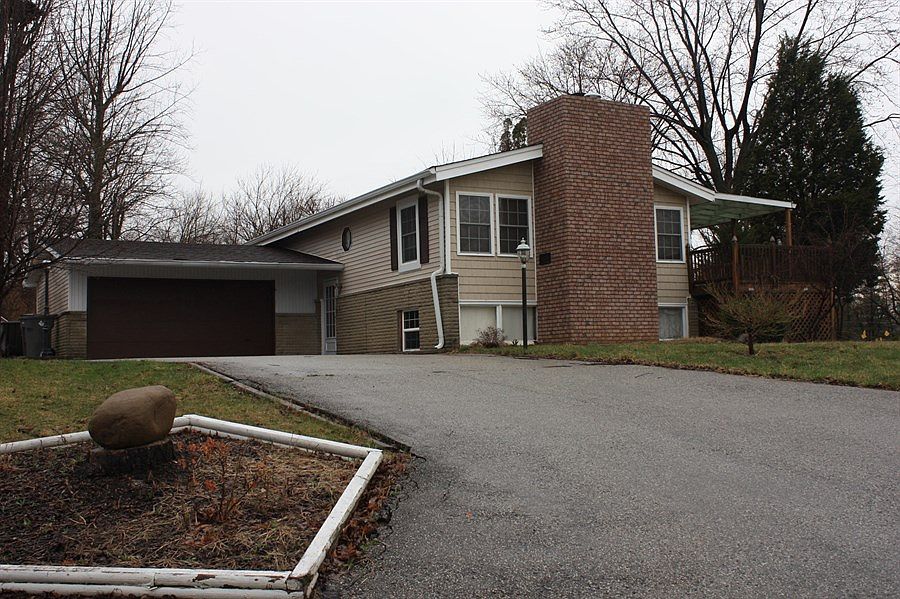1st image of 425 Tulip Dr