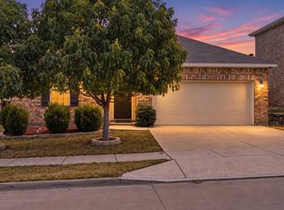 5401 Stone Meadow Ln, Fort Worth, TX 76179