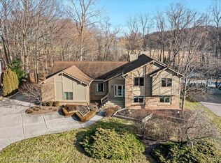 20148 Longridge Rd, Northville, MI 48167
