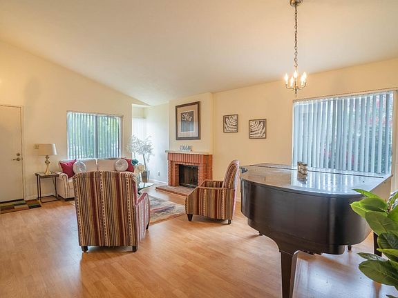 3rd image of 4500 Oakdale St