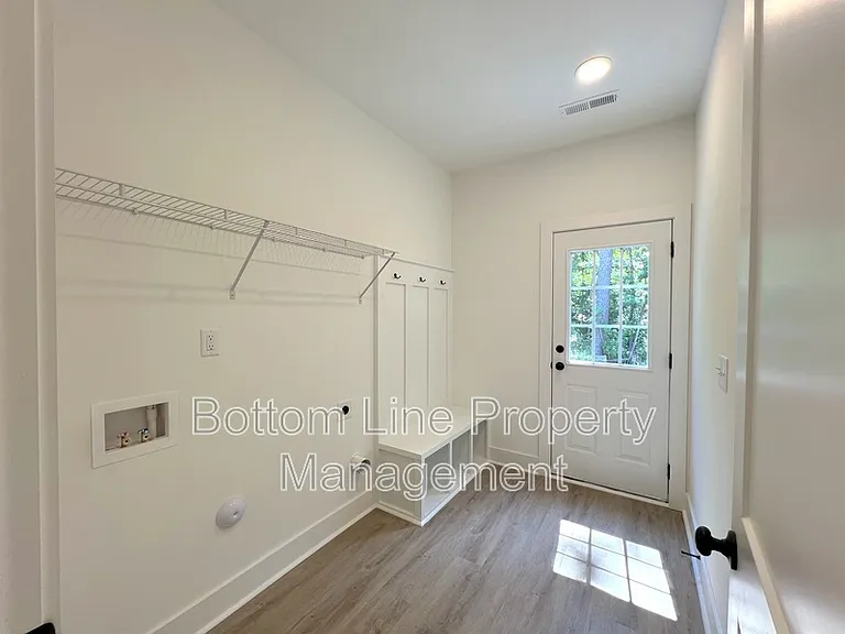 427 Mint St — Photo 16