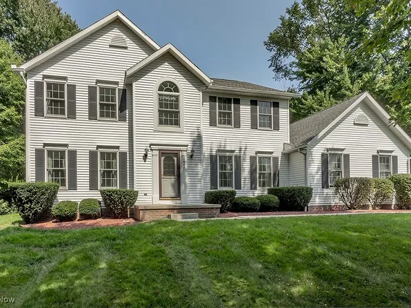 2407 Deer Run, Ravenna, OH 44266