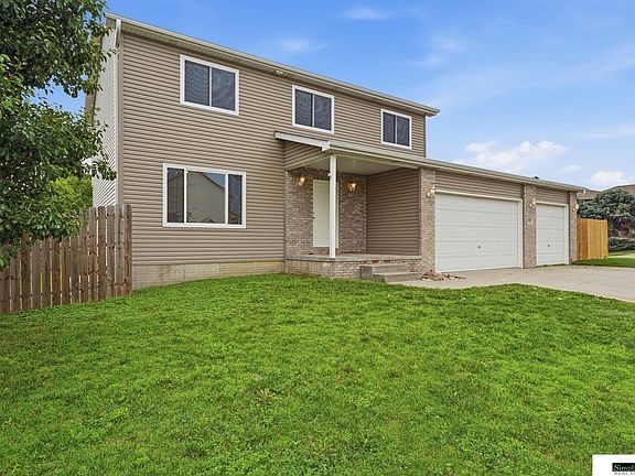 3rd image of 3401 Meridian Dr
