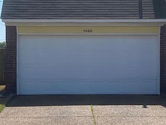 2nd image of 4660 Amanda Oaks Cir S