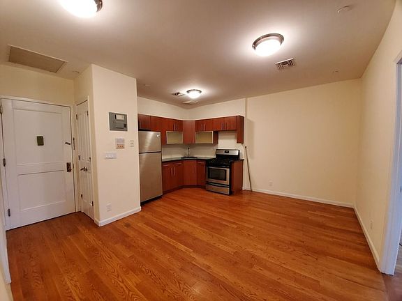 2nd image of 90 Hart St #1A
