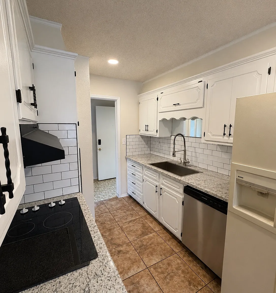 3 bed, 1756 sqft, $640 — Photo 3