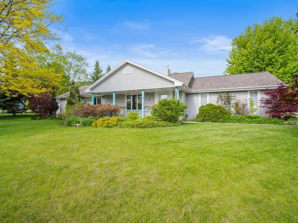 1226 Villa Park DRIVE, West Bend, WI 53090