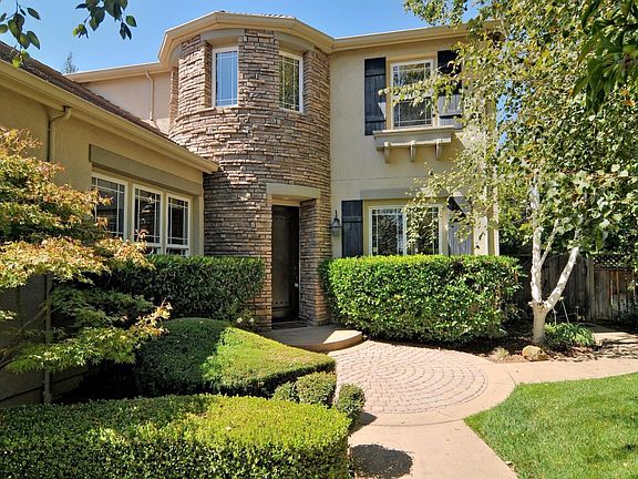 3rd image of 1944 Saint Andrews Cir