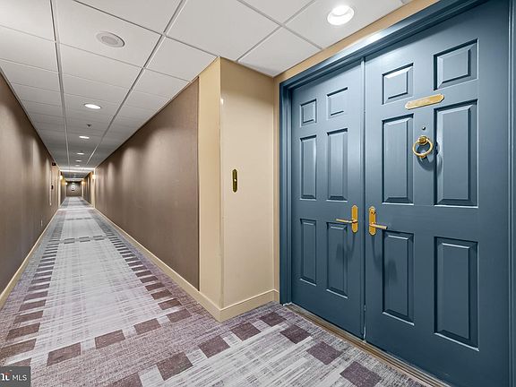 3rd image of 250 S President St #307