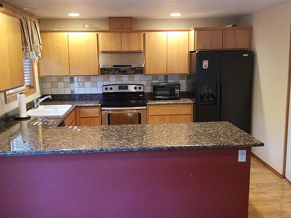 5th image of 4372 SE Pine Way
