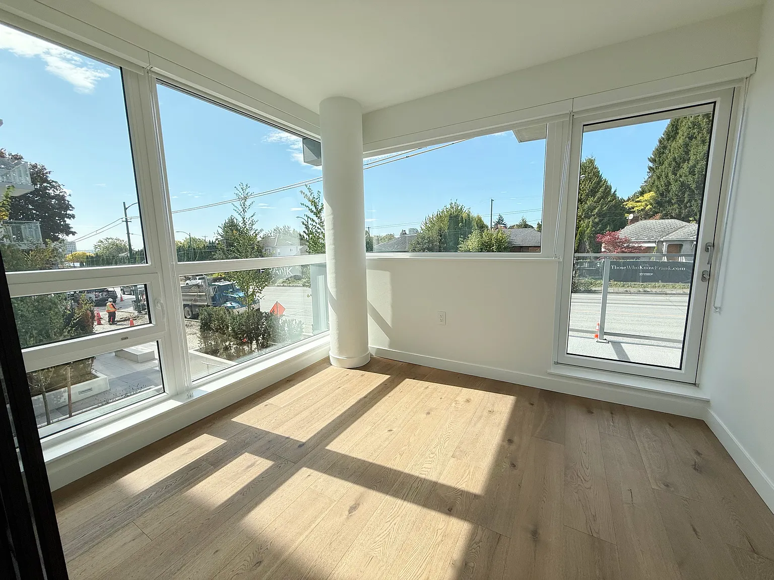 2 bed, 580 sqft, $2,300 — Photo 3