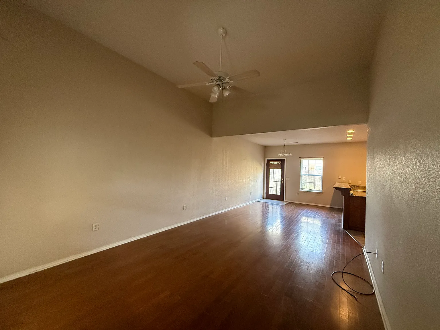 3 bed, 1487 sqft, $1,400 — Photo 4